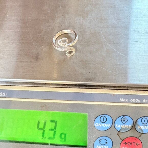 VTG Sterling Silver 925 Spiral Design Hammered Texture Bypass Ring Size 8.5 - Picture 7 of 7